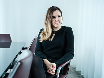 Elizabeth Hope, Associate, Dispute Resolution