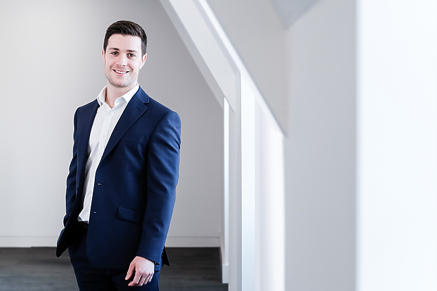 Gavin Lubczanski, Associate