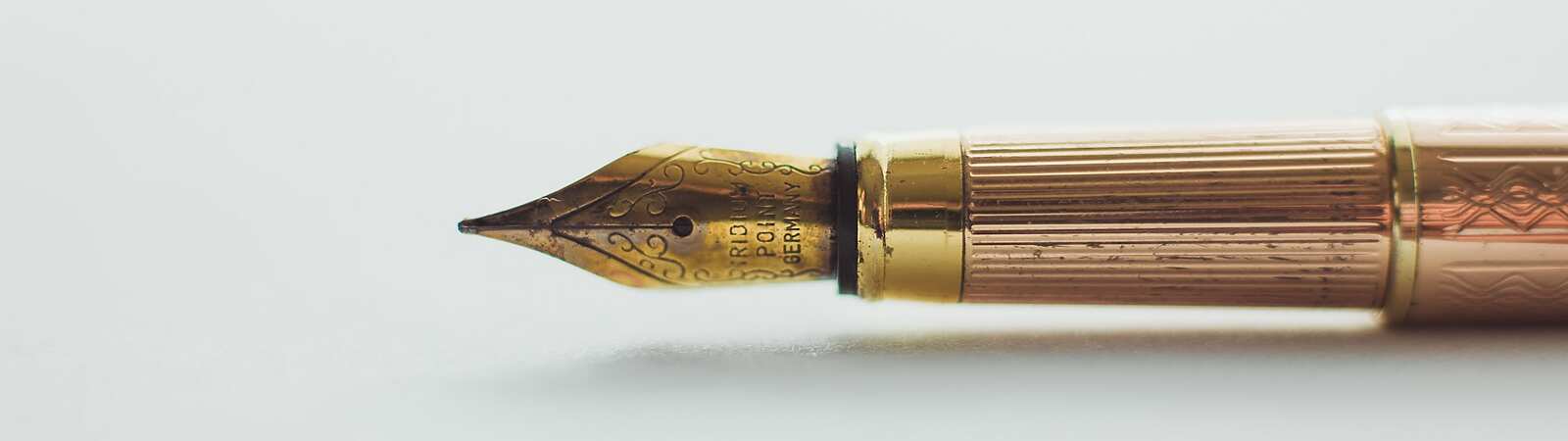 gold fountain pen