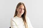Arna Mathiesen, Associate