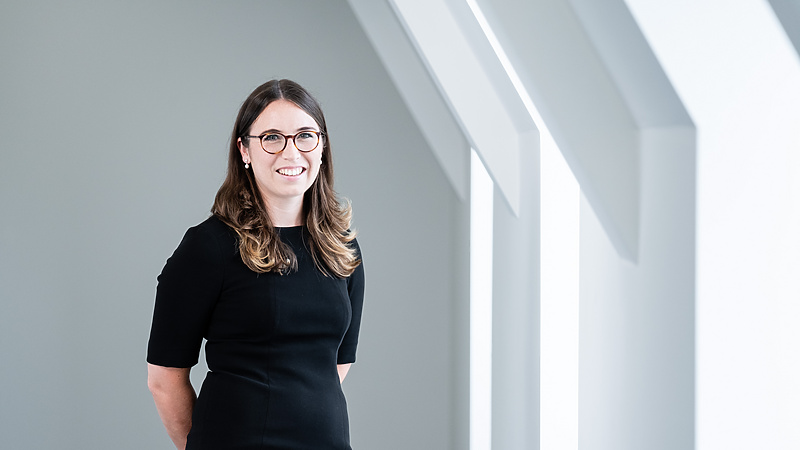 Mellissa Curzon-Berners, Associate