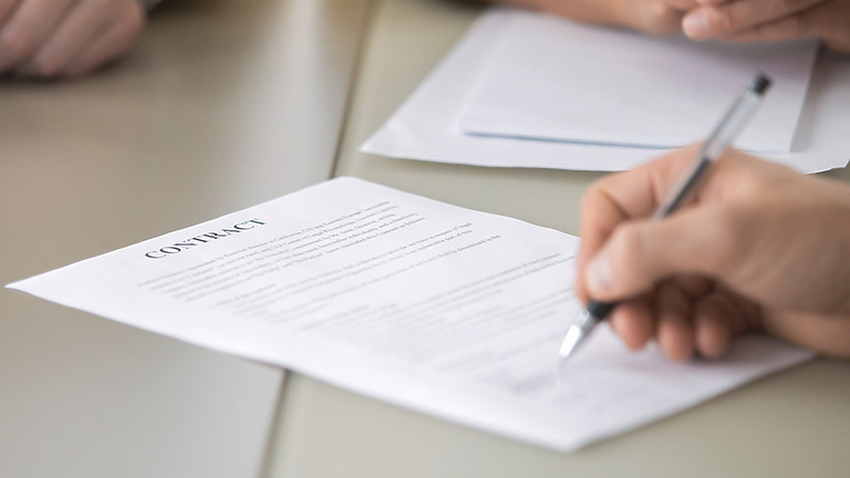 Contract sigining