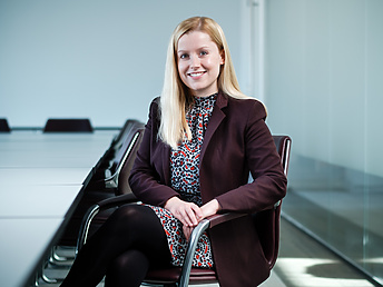 Lydia Kellett, Associate, Corporate