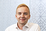 Pawel Malys, Associate