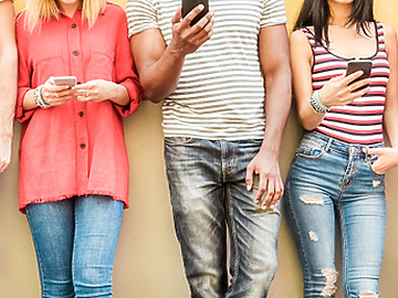 Row of people on the phones