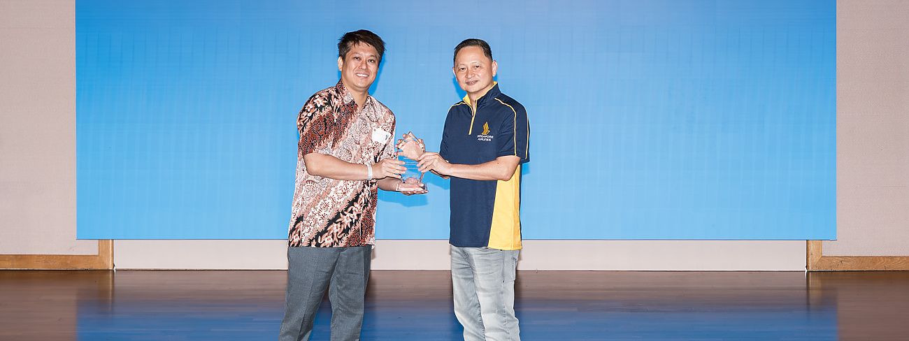 Singapore Airlines fundraising