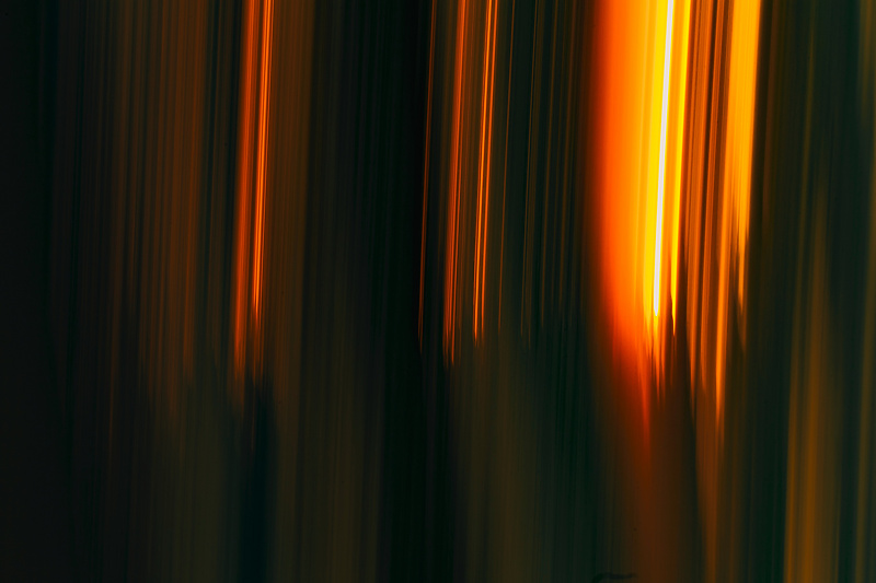 a blurry image of a light