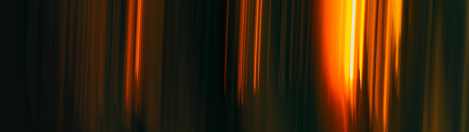 a blurry image of a light