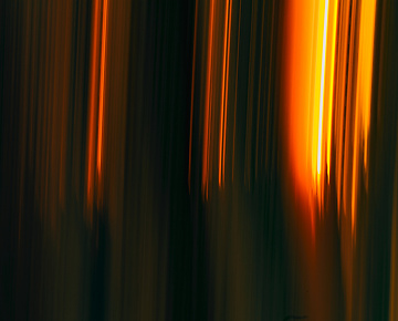 a blurry image of a light