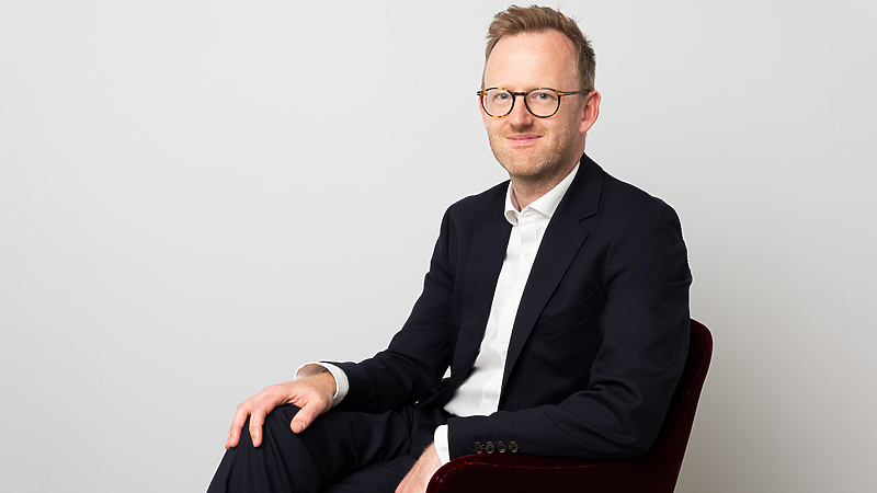 Christopher Gribbin, Managing Associate
