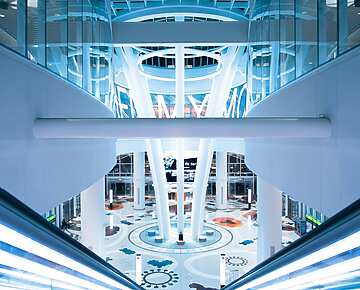 Shopping centre elevator