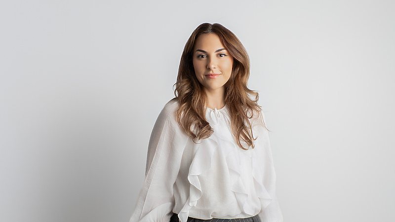 Georgina Hathway, Associate