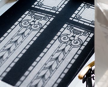 Interior door shadow