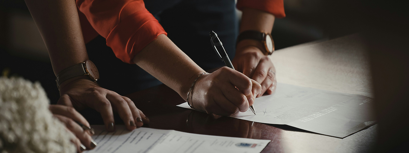 contract signing