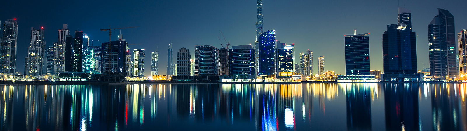 panoramic photography of Dubai at night